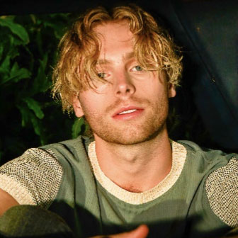Luke Hemmings Luke Hemmings